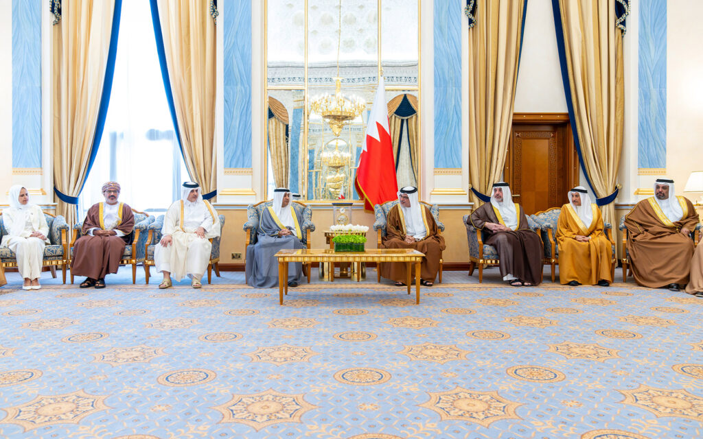 سمو ولي العهد رئيس مجلس الوزراء يلتقي معالي الأمين العام لمجلس التعاون لدول الخليج العربية وأصحاب المعالي والسعادة رؤساء الوفود المشاركة في الاجتماع العاشر للجنة التحضيرية الدائمة على المستوى الوزاري لهيئة الشؤون الاقتصادية والتنموية والاجتماع الثامن والعشرين للجنة الوزراء المسؤولين عن شؤون البيئة بدول مجلس التعاون لدول الخليج العربية